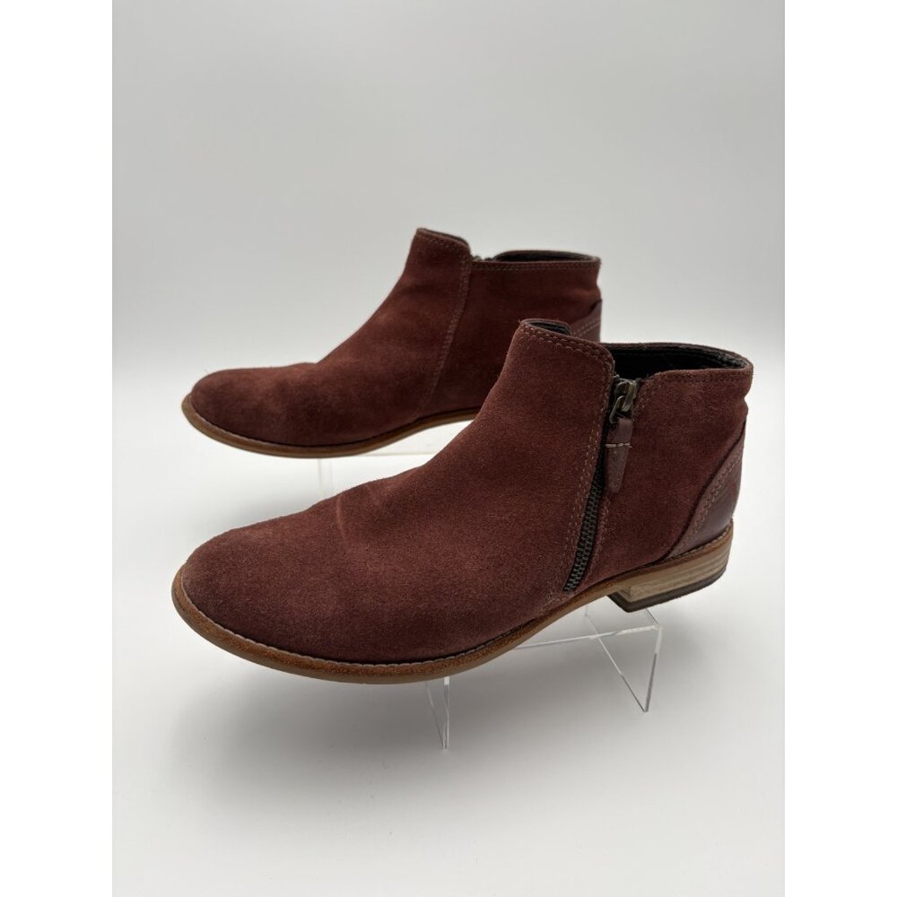 Clarks Artisan Ankle Booties Womens 9 M Burgundy Side Zip Low Heel